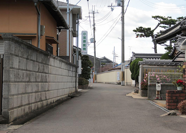 当院の看板が見えてきます。